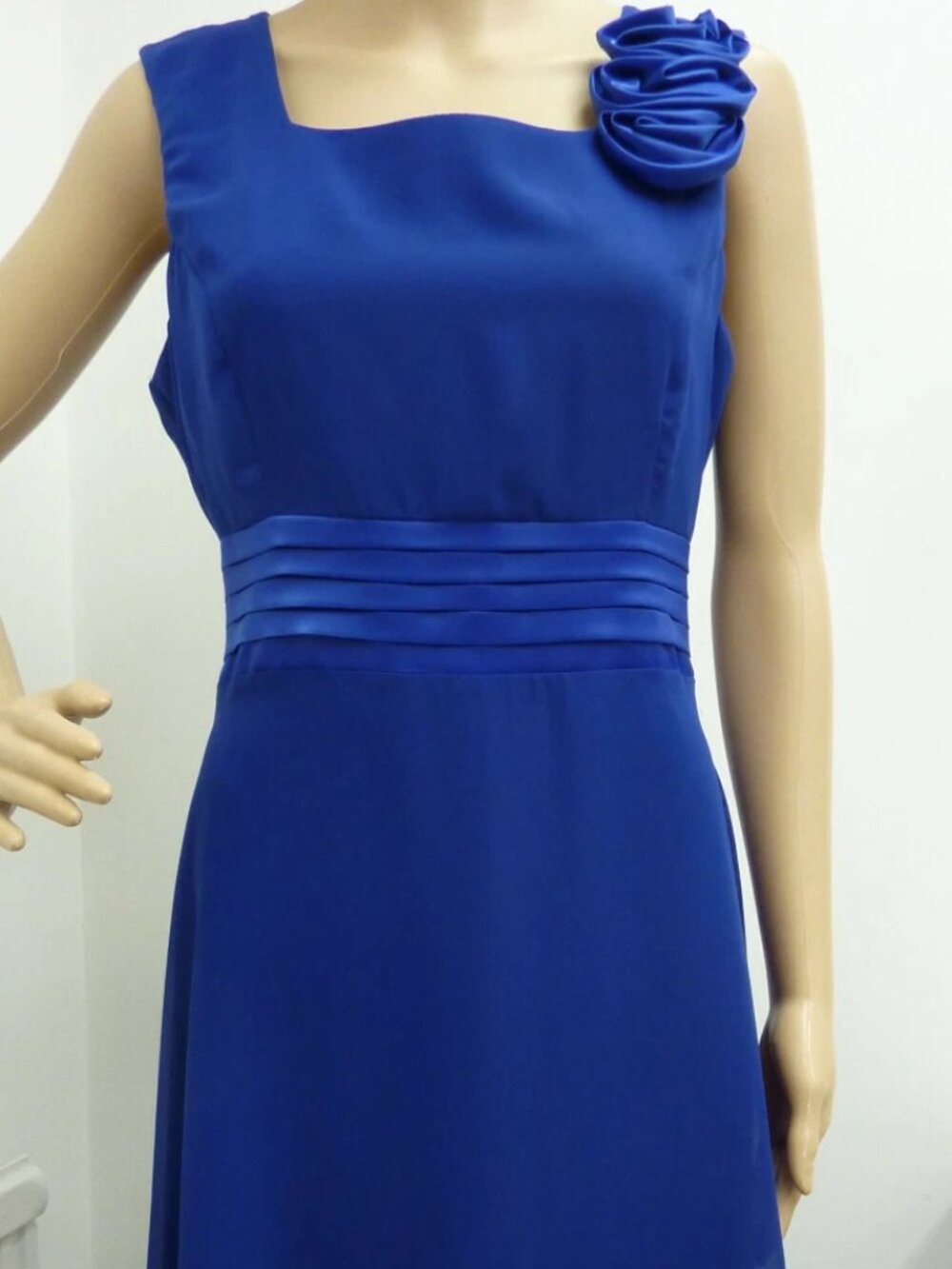 Long evening dress for ladies' graduation party cocktail dinner